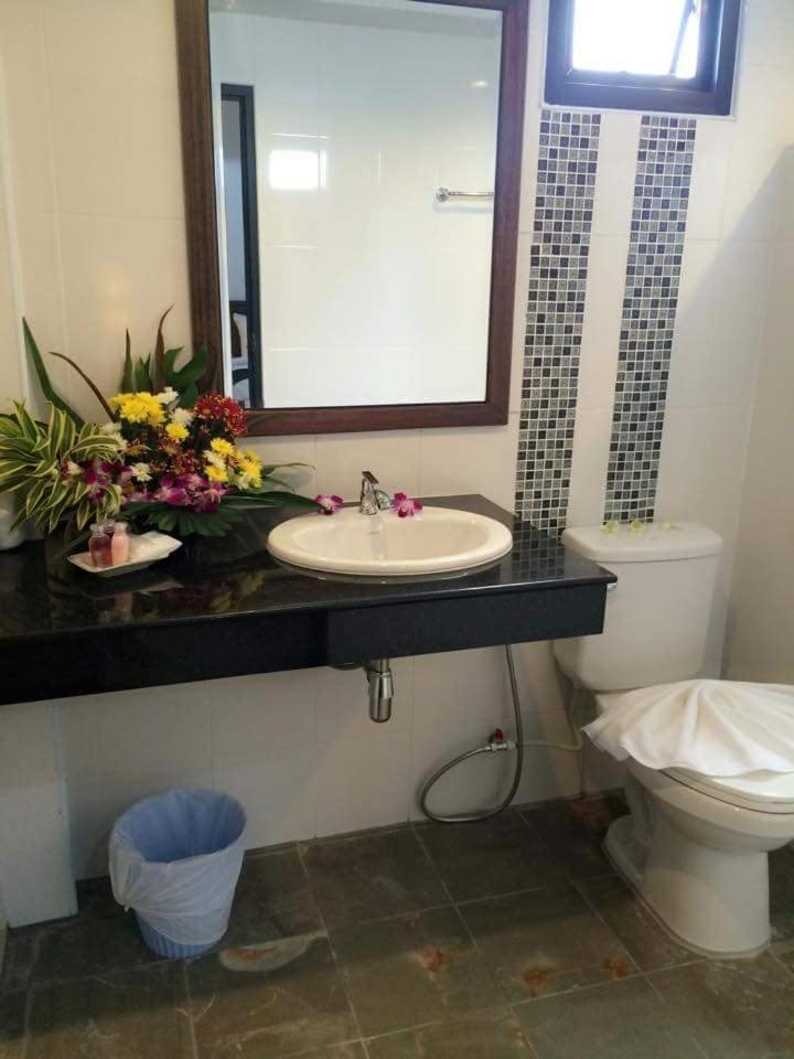 The Seashore Kamala Service Apartment Buitenkant foto